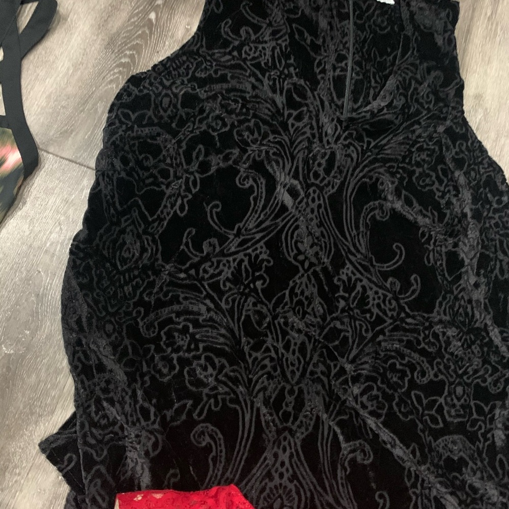 4 blouse bundle - Picture 6 of 6
